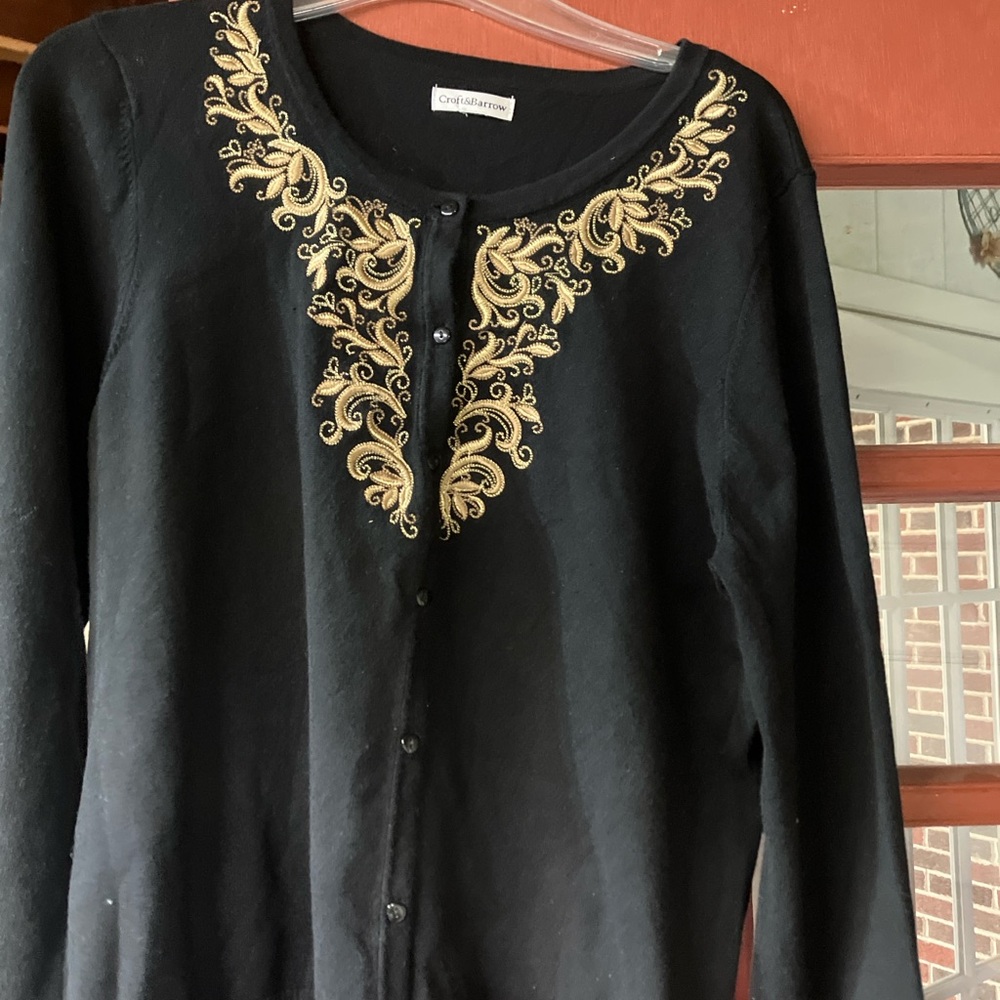 Ladies button down sweater Size l